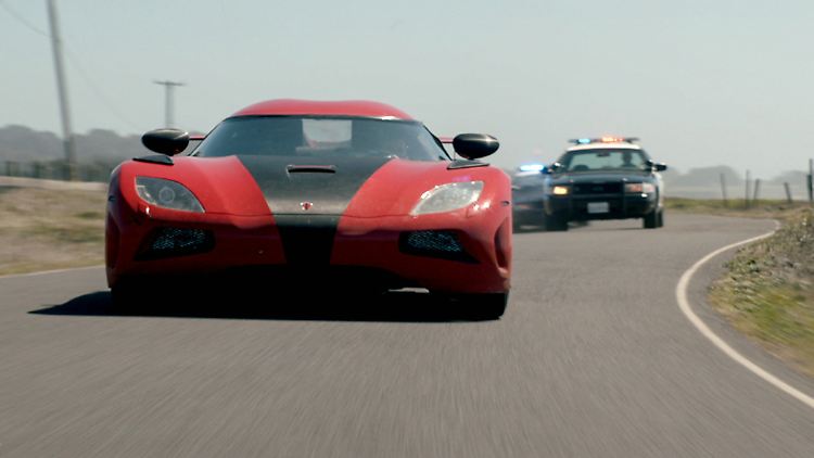 Das wohl typischste Bild für Spieler von "Need for Speed": Ein Bolide, verfolgt von den Cops.
