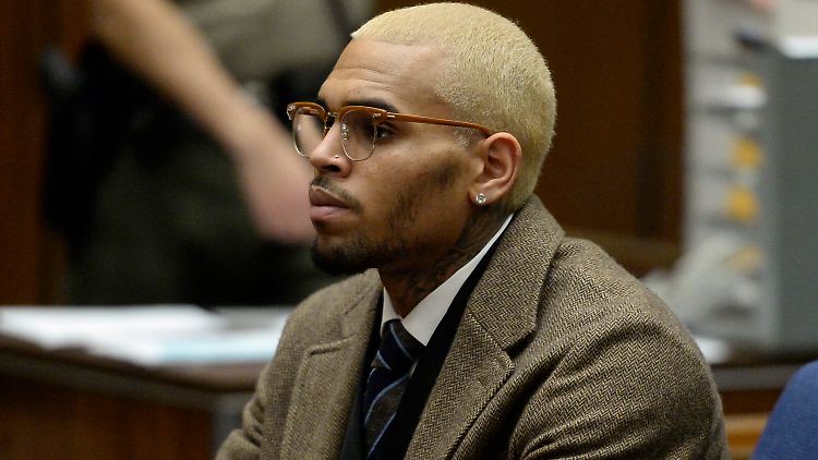 Was hat er wohl diesmal wieder angestellt? Chris Brown vor Gericht ist mittlerweile ein gewohnter Anblick.