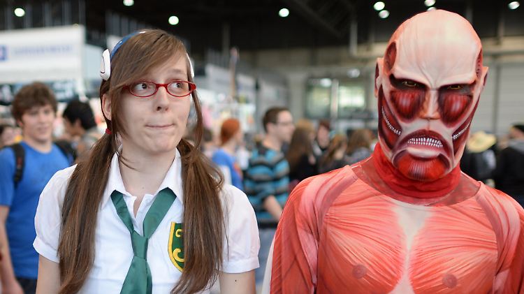 Auch Yvonne und Sebastian gehören zu den Cosplayern auf der ersten Ausgabe der Manga und Comic Convention in Leipzig.
