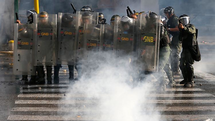 In Caracas herrschen erneut bürgerkriegsähnliche Zustände.