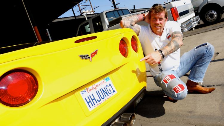 Auf das Wunschkennzeichen für seine gelbe Corvette C6 hat Klaus Borrmann fünf Monate gewartet.