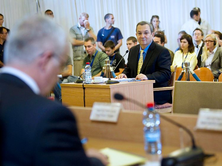Zuvor hatte Verteidigungsminister Ehud Barak die Verantwortung für den Angriff auf das Militär abgewälzt.