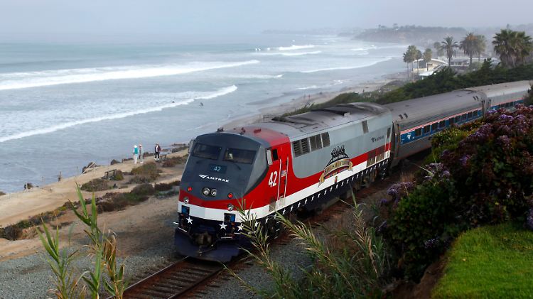 Diesellok der US-Eisenbahngesellschaft Amtrak: Künftig sollen Loks von Siemens die US-Küste entlangrollen. 