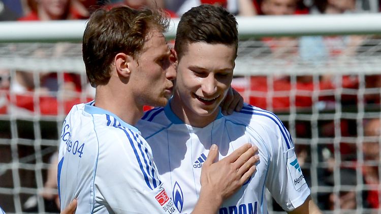 Benedikt Höwedes und Julian Draxler haben ihre Karriere beide bei Schalke begonnen und sind geblieben.