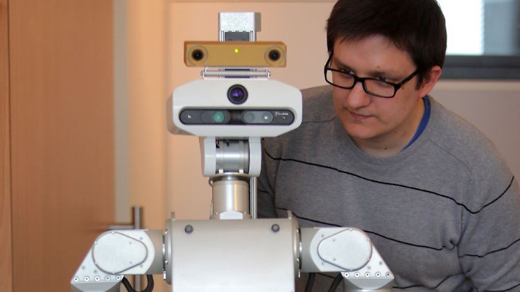 Noch zwei Jahrzehnte könnte es dauern, bis der Roboter ein nützlicher, robuster und selbstverständlicher Helfer im Alltag ist.