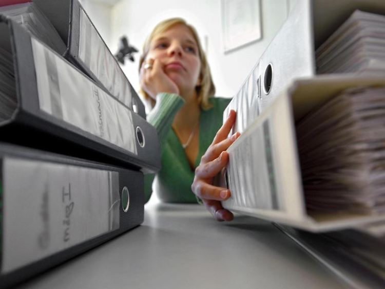 Auch in den Aktenordnern lohnt sich der Frühjahrsputz.