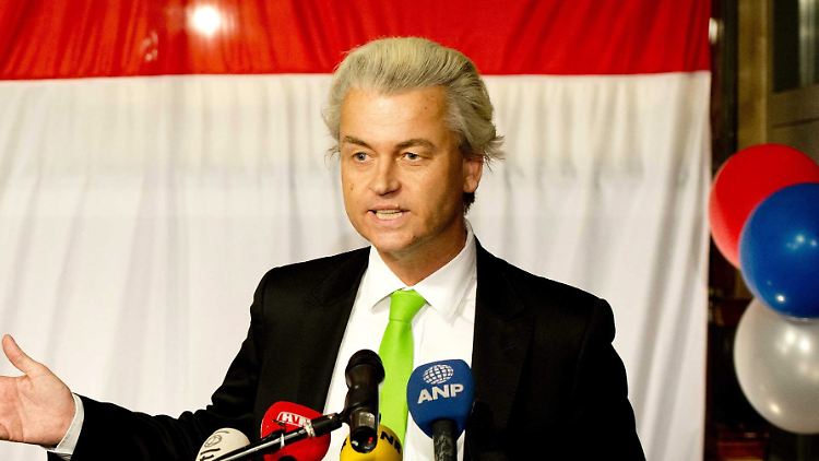 Geert Wilders mit dem Haager Kandidaten der PVV, Leon de Jong.