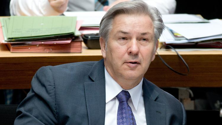 Bei der nächsten Berlin-Wahl ist Klaus Wowereit 63. Er hat sich noch nicht zu einer möglichen Kandidatur geäußert.