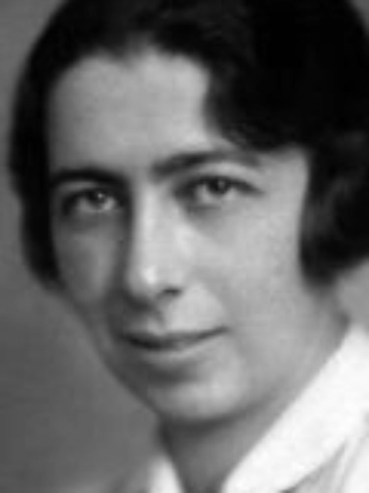 "Warum bemühe ich mich so sehr, dieses Buch zu schreiben, das niemand lesen will? Weil ich immer geschrieben habe." - Elisabeth de Waal (Foto: Archiv Edmund de Waal)