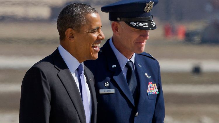 Nur Minuten nach seiner Ansprache brach Obama an Bord eines Helikopters zu einer Reise nach Florida auf.