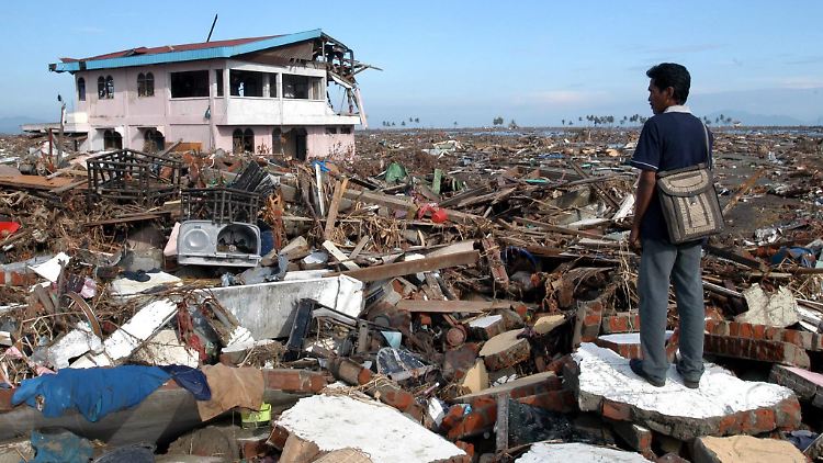 Trümmer in Banda Aceh, Sumatra: Bei der Tsunami-Katastrophe von Weihnachten 2004 kamen hunderttausende Menschen ums Leben.