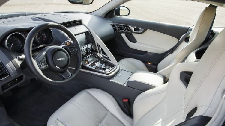 Das F-Type-Coupé trägt zweifelsohne Rennsport-Gene in sich.