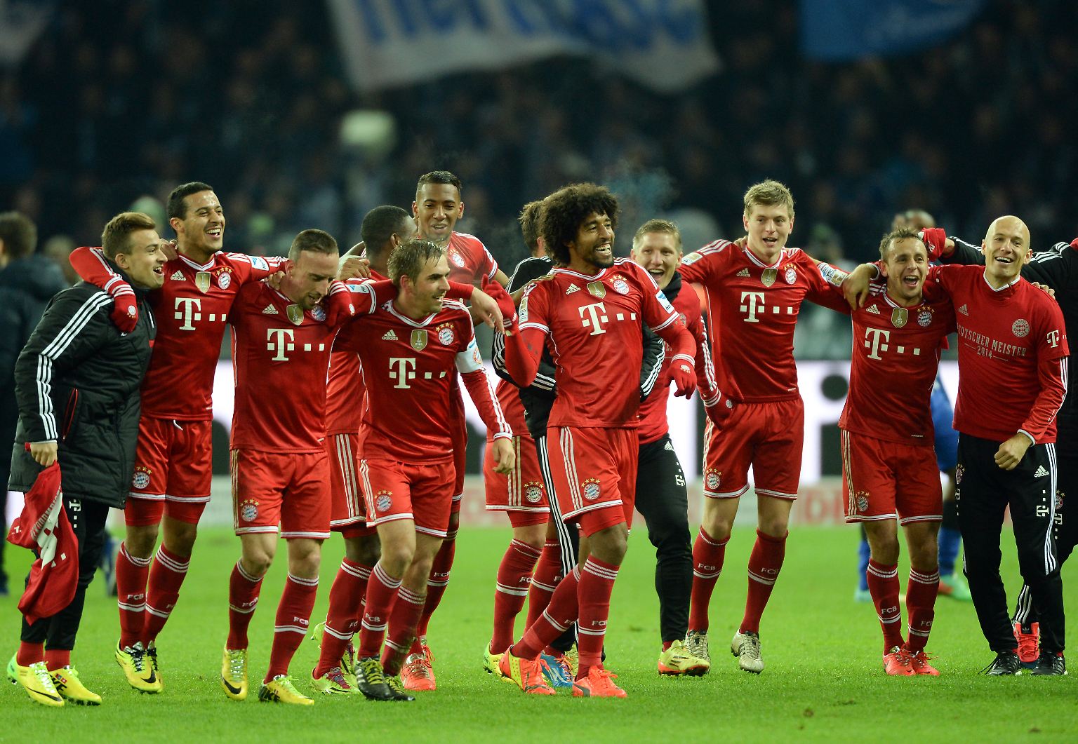 Es ist vollbracht: Mit 3:1 siegt der FC Bayern gegen Hertha BSC in Berlin und besiegelt damit den Gewinn der deutschen Fußball-Meisterschaft.