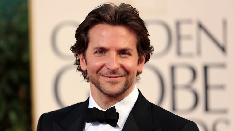 Harrison Ford wird auch nicht jünger. Stattdessen könnte Bradley Cooper bald den Indiana Jones geben.