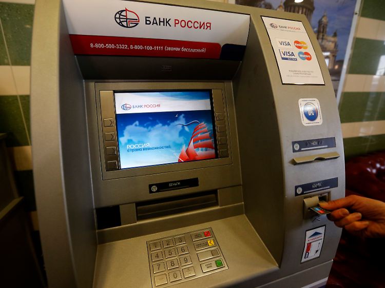 Politisch erzwungene Einschränkungen: Im russischen Markt müssen sich Mastercard und Visa auf einiges gefasst machen.