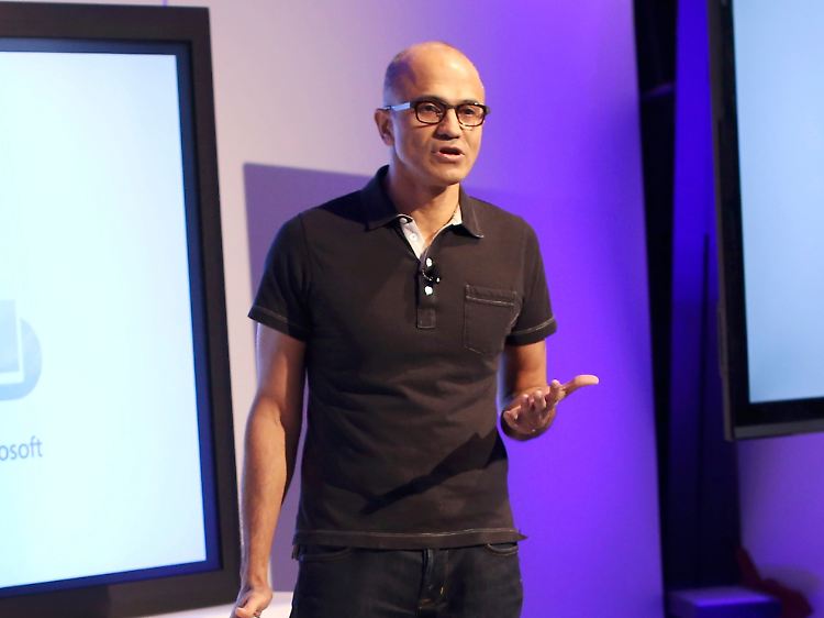 So sehen Konzernlenker heute aus: Microsoft-Chef Satya Nadella bei der Markteinführung einer der wichtigsten Neuerungen im Konzerngeschäft seit Jahren.