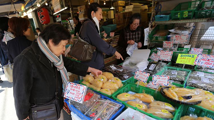 Die Wirtschaft kommt in Japan in Schwung, die Verbraucher noch nicht.