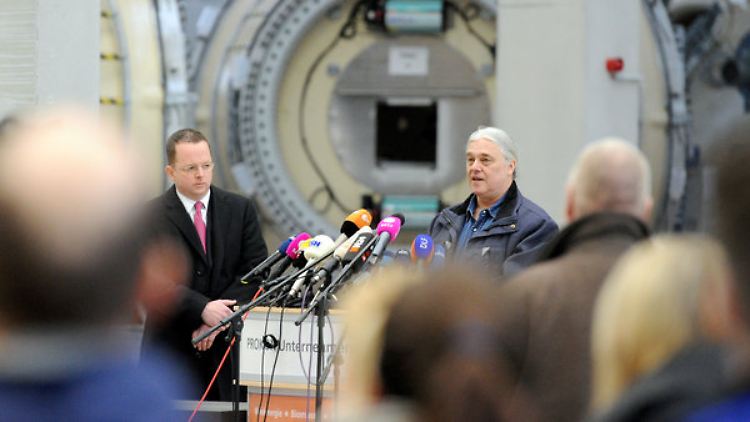 Prokon-Gründer Carsten Rodbertus (r.) und Insolvenzverwalter Dietmar Penzlin (l.) informieren im Januar Mitarbeiter.  