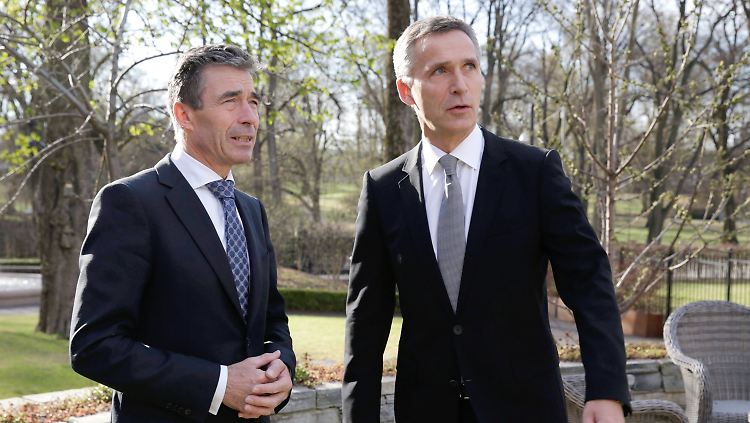Rasmussen (l.) mit seinem designierten Nachfolger Stoltenberg.