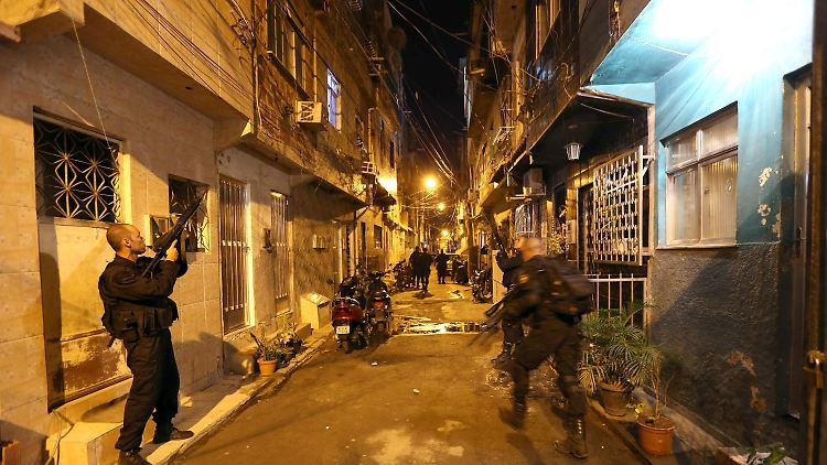Die brasilianischen Favelas sollen für die WM befriedet werden.