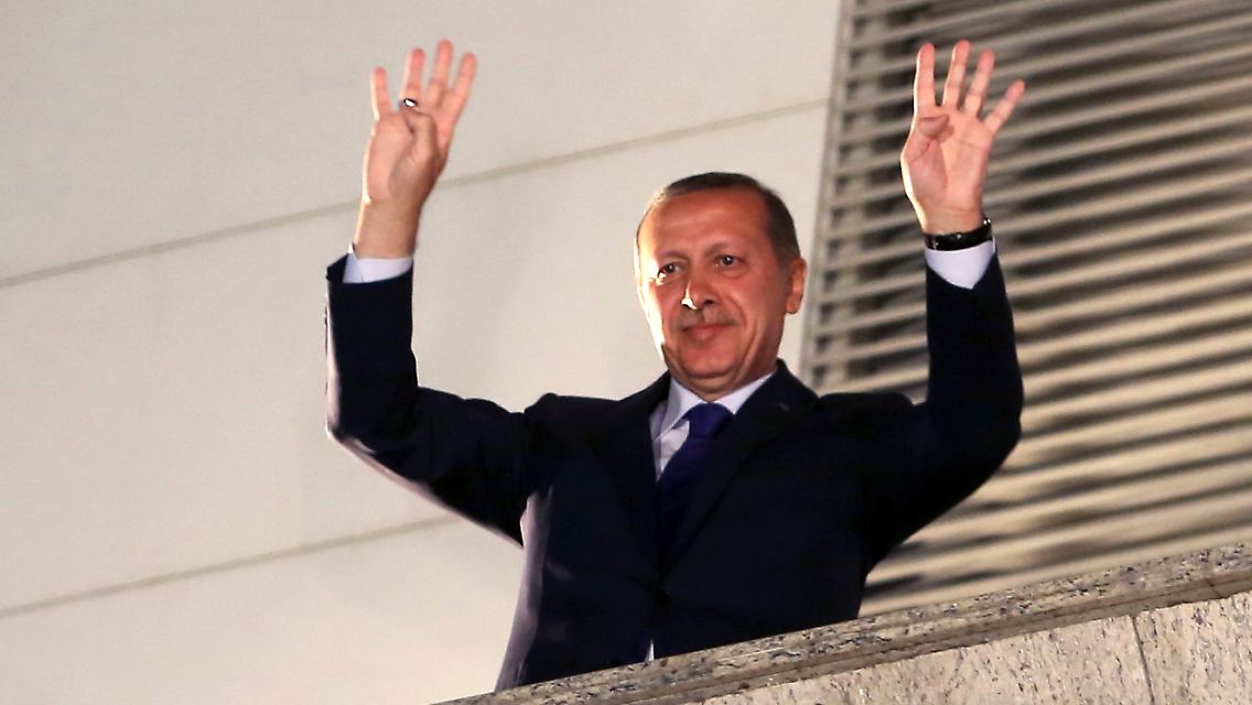 2014-03-30T232930Z_2030528841_GM1EA3V0KQE01_RTRMADP_3_TURKEY-ELECTION.JPG1729512111577261556.jpg