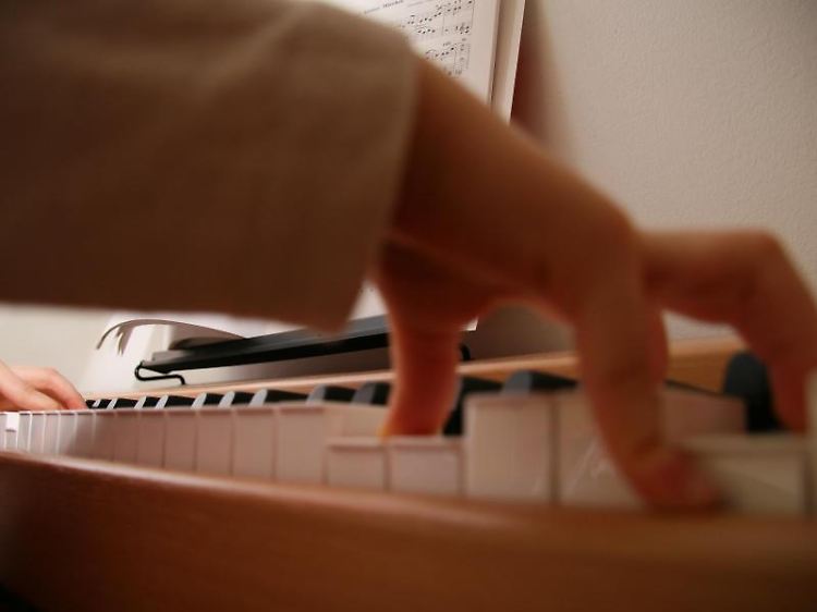 Klavier darf täglich maximal drei Stunden gespielt werden. Das entschied das Bayrische Oberlandesgericht.