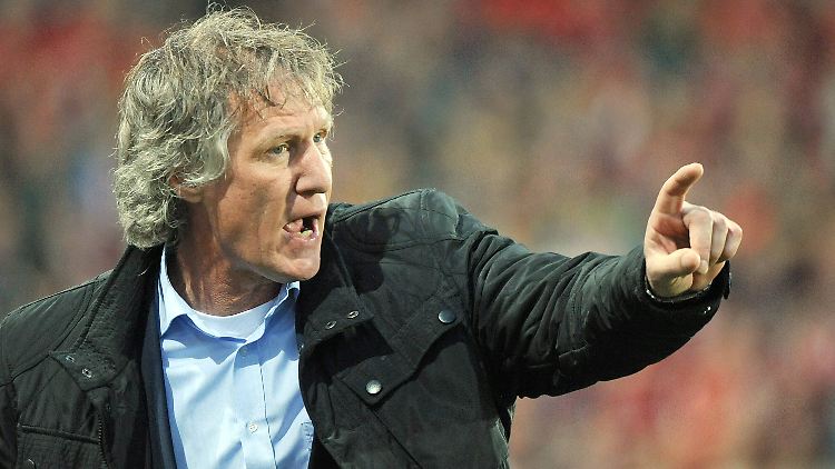 Verbeek war kaum zu stoppen - erst bekam Kollege Streich sein Fett weg, dann auch Schiedsrichter Jochen Drees. Das war dem DFB dann doch zu viel.