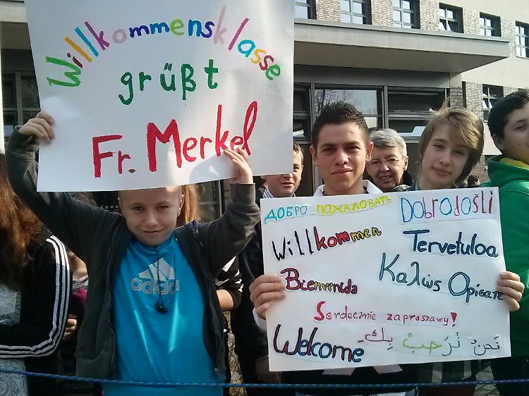 An der Robert-Jungk-Schule gibt es eine "Willkommensklasse", die neu nach Deutschland gezogene Schüler aufnimmt. Das europäische Sprachengewirr ist hier Alltag.