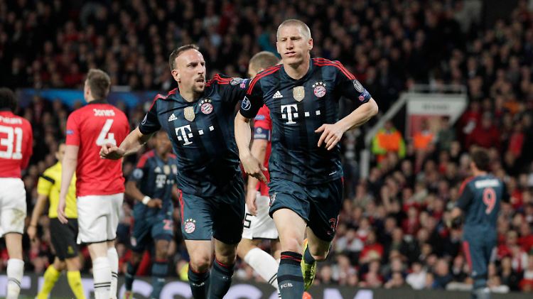Bastian Schweinsteiger sorgte mit einem feinen Schuss für den 1:1-Ausgleich in Manchester. Das beschert den Bayern eine gute Ausgangsposition fürs Rückspiel in München.