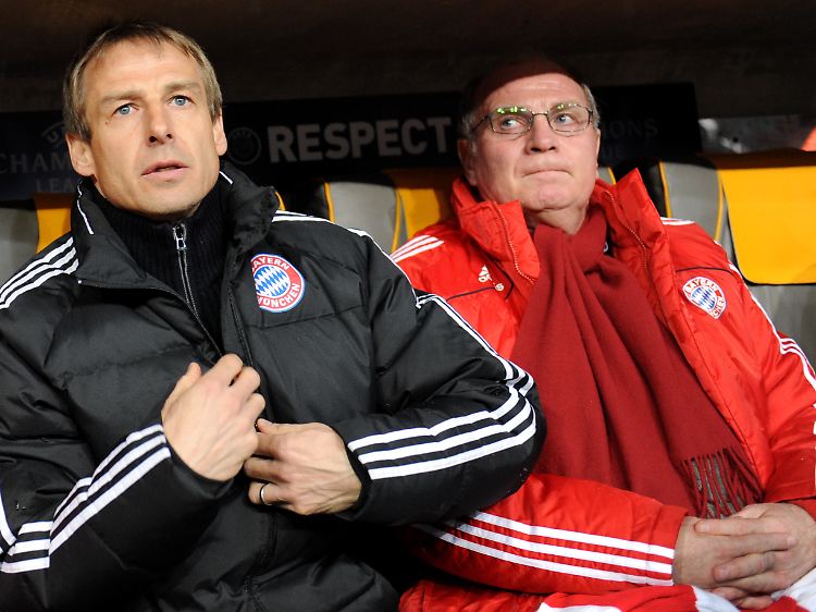 Über den FC Bayern sagt Klinsmann: "Ich durfte da ein Jahr trainieren und habe mich dann von ihnen getrennt. Oder wir haben uns getrennt - naja, sie haben sich von mir getrennt."