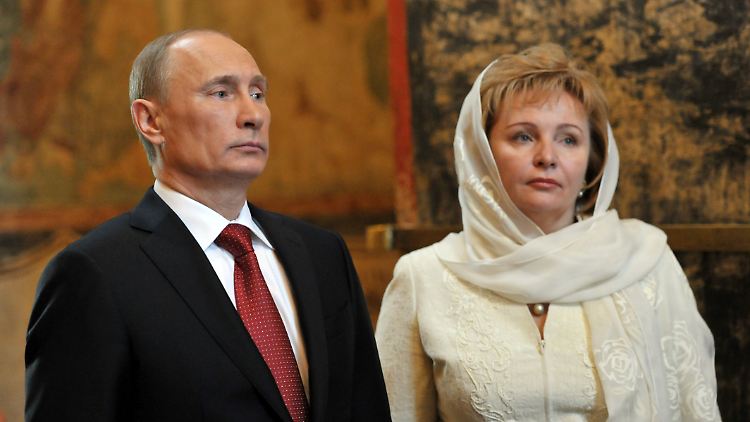 Wladimir Putin und seine Frau Ljudmilla im Mai 2012 nach Putins Amtseinführung in der Kathedrale in Moskau.