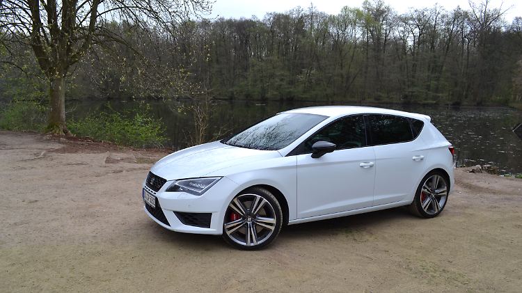 Äußerlich dezent, verbirgt sich unter der Haube des Leon Cupra 280 ein echter Rabauke.