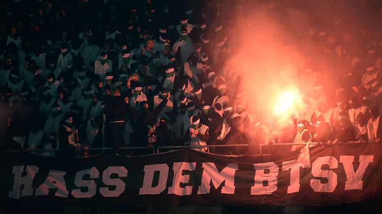 Hannover-Fans zündeln beim Hinspiel.