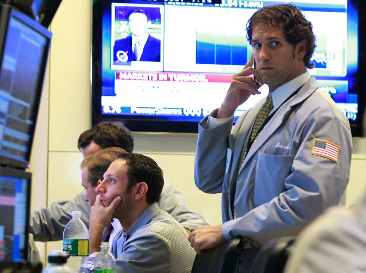 Mit der Konjunkturskepsis der Fed schleicht sich ein alter Gesichtsausdruck an der New York Stock Exchange ein: Die Daten beschwören den "Double Dip".