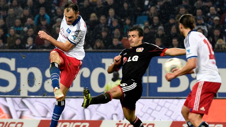 Schuss ins Glück: Westermann machte per Volley-Hammer den Sieg der Hamburger perfekt. 