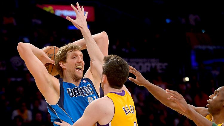 Nowitzki erwies sich wieder mal als extrem zweikampfstark.