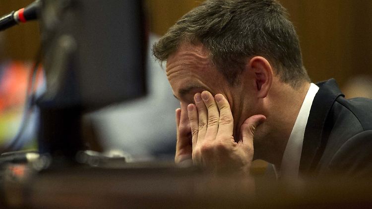 Tränen im Gericht: Oscar Pistorius betet jeden Morgen für Reeva Steenkamp.