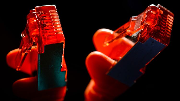 Die verdachtlose Speicherung von Kommunikationsdaten muss künftig "auf das absolut Notwendige beschränkt" werden.