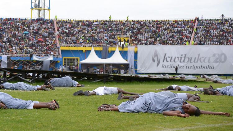 Mit einer ergreifenden Performance gedenkt Ruanda der Opfer der Massaker.