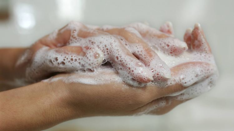 Antimikrobielle Seifen mit dem Inhaltsstoff Triclosan begünstigen die Ansiedlung von Staphylokokken im Nasenraum.