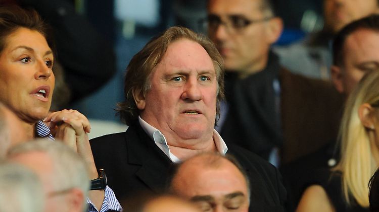 Gérard Depardieu muss 6 Monate lang auf seinen Führerschein verzichten.