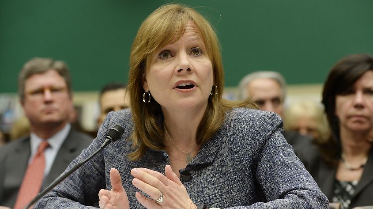 GM-Chefin Mary Barra vor dem US-Kongress: Der Autobauer muss wegen unbeantworteter Fragen im Zündschloss-Skandal ein Bußgeld zahlen.