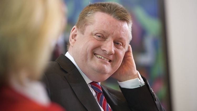 Hermann Gröhe vor Beginn der Kabinettsitzung im Bundeskanzleramt.