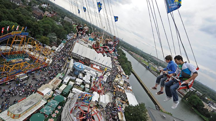 Herne liegt im Ruhrgebiet zwischen Recklinghausen und Bochum. Die 150.000-Einwohner-Stadt ist berühmt für das Cranger Volksfest in jedem Sommer.
