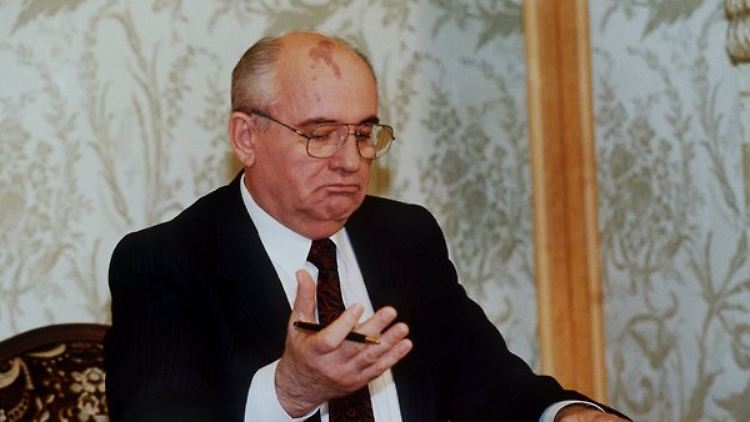 Michail Gorbatschow erklärt im Dezember 1991 seinen Rücktritt.
