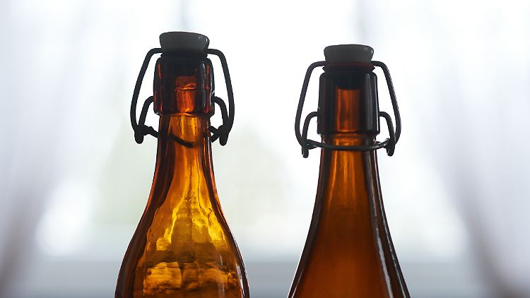 Am besten braunes Glas - und: Einige kleine Brauereien kehren sogar zur Flasche mit Bügelverschluss zurück. 