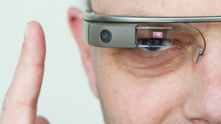 Künftig soll es für Google Glass auch Rahmen von Ray-Ban und Oakley geben. 