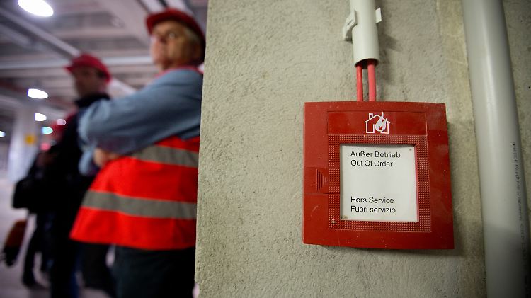 "Außer Betrieb": Die Entrauchungsanlage ist das größte Sorgenkind beim BER-Bau.