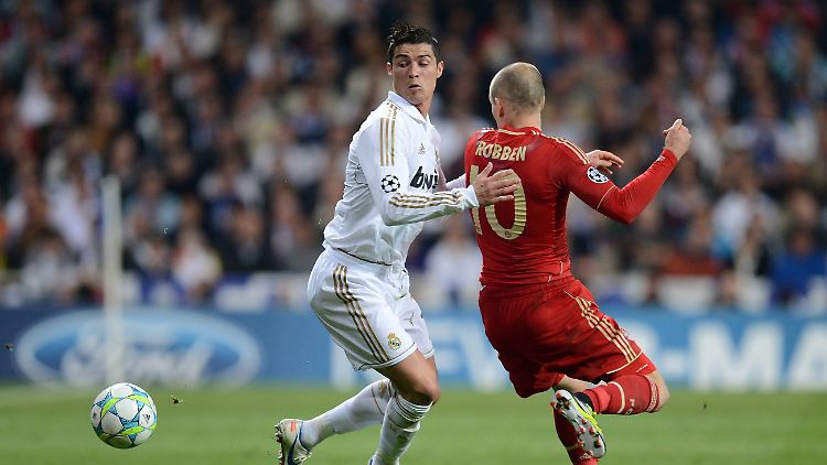 Cristiano Ronaldo gegen Arjen Robben - ein Bild aus dem bislang letzten Duell in der Champions League im April 2012.