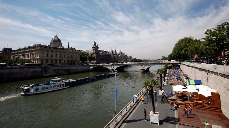 Entspannen, wo sonst Autos fahren: "Paris Plage", der Strand in der Stadt..